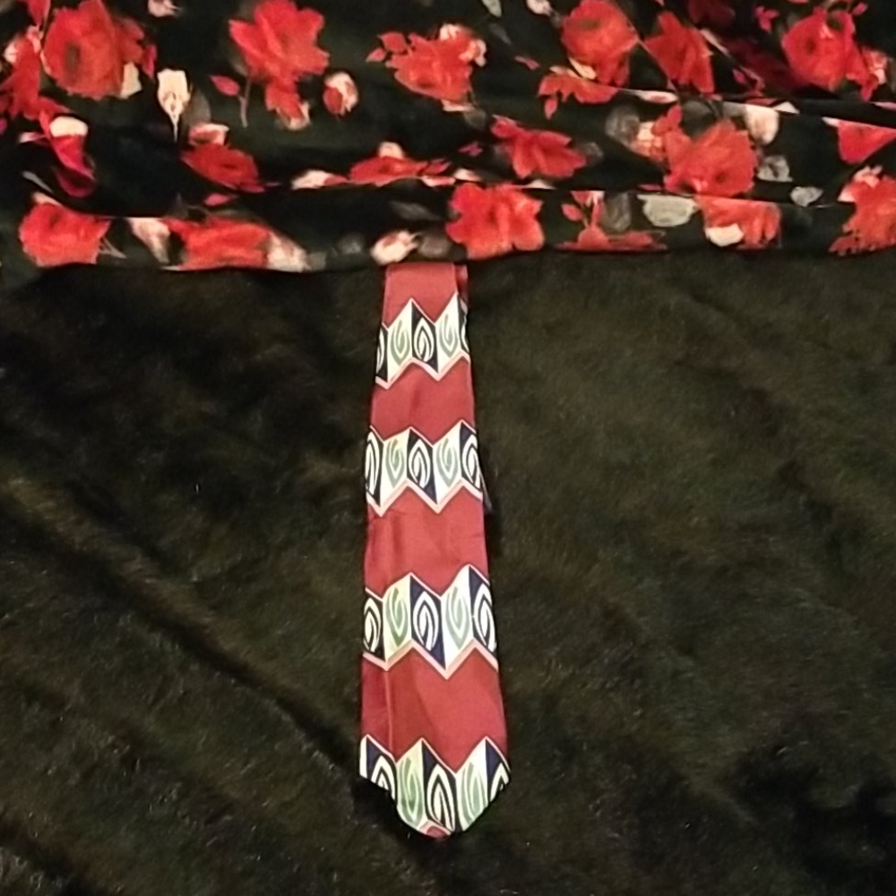 🚨2/$40🚨     WAS $120.   1980'S Vintage 100% Japanese MODULES Silk Tie